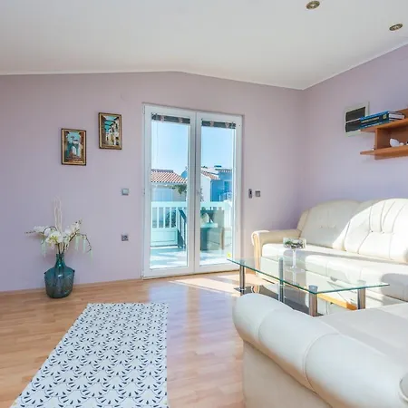 Jozef Apartment